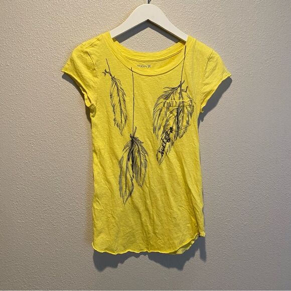 Vintage Hurley T-shirt size small pocket round hem feathers yellow - Picture 1 of 6